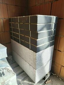 Komín - přebytečné tvárnice a příslušenství