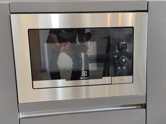 Vestavná mikrovlnná trouba aeg / electrolux