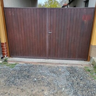 Prodám vjezdová vrata