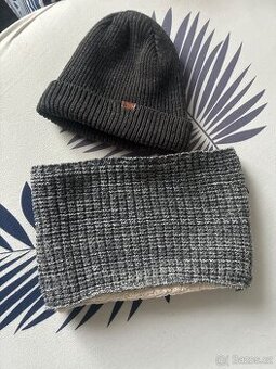 Set čepice a nákrčníku cca 8-10 let.