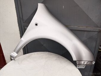 Blatník pravý přední Škoda Fabia 1 barva 9102 bez koroze