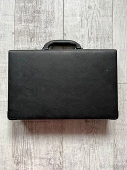 Diplomatický kufřík na kód