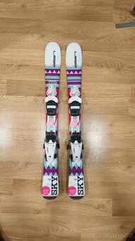 Set - lyže, boty, hůlky, helma - dětské první