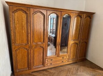 Velká rustikální šatní skříň dub masiv,6065