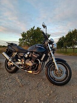 Suzuki Inazuma GSX 750