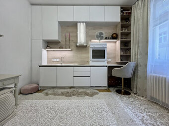 Pronájem bytu 1+kk, Střední, Moravská Ostrava, 9900 Kč/měs, 