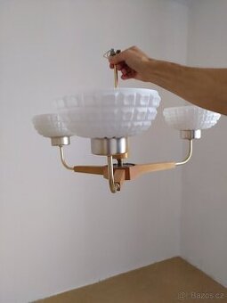 Prodám ozdobný lustr