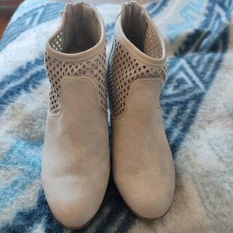 Kotníkové boty dámské