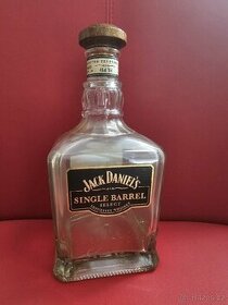 Jack Daniel's prazdna lahev