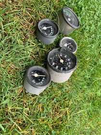 Kapota a budíky do starých aut - 1