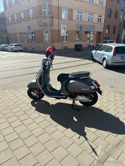 Vespa GTS 300s