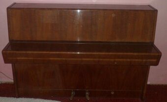 Pianino Petrof