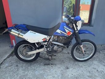 Suzuki DR 650 SE