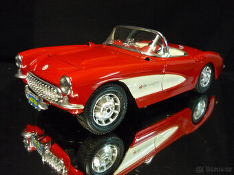 Chevrolet Corvette 1957 červený Bburago 1/18