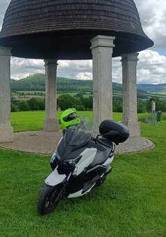 Yamaha xmax 125