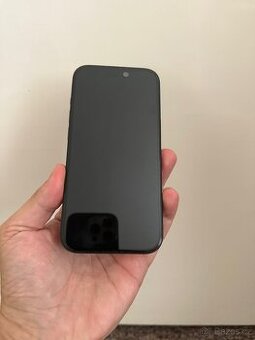 Apple iPhone 15 128gb Black. 100% stav. Zaruka 21 mesicu.