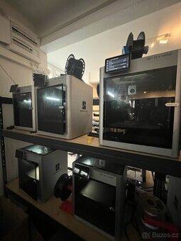 3D tiskárna Bambu Lab X1 Carbon – až 5 ks, 3100 h, Praha