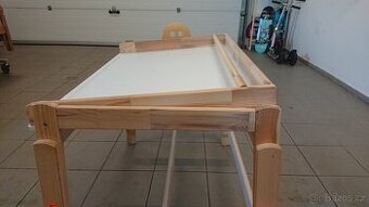 Dětský rostoucí stůl