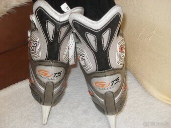 Prodám hokejovou výstroj