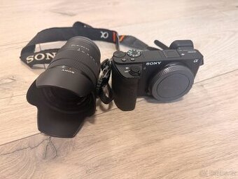 Sony Alpha A6500 + příslušenství - vyfoceno pouze 1060 fotek