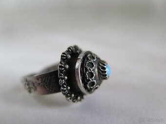 Stříbrný starožitný prsten - Egypt