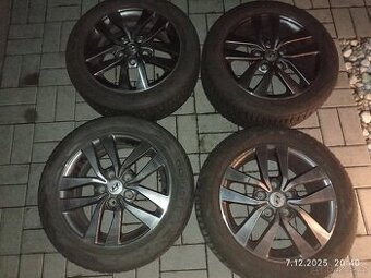 Pěkne ZIMNI 16" al kola ORIGINAL HYUNDAI i30 r.v.2019
