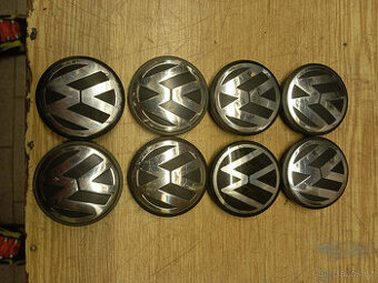 8 X STŘEDOVÉ POKLIČKY ORIGINÁL VW
