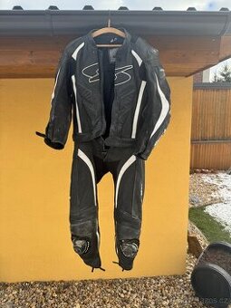 Kombinéza na motorku