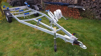 LODNI PRIVES TPV-BOCKMANN 1300KG SKLADEM KVALITNI