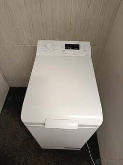 Pračka Elektrolux s vrchním plněním na 6kg