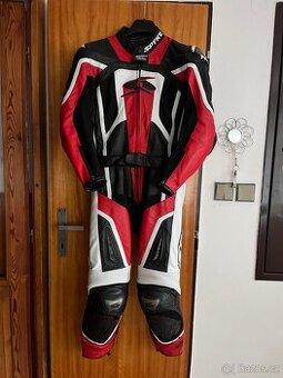 Kombinéza na motorku