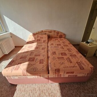 Prodám dvojlůžko s úložným prostorem
