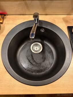 Granitový dřez Carbon Black 48 cm + baterie