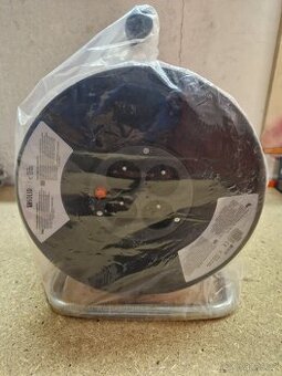 Nový prodlužovací kabel na bubnu 50m