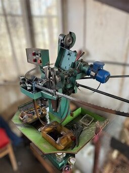 Bruska pásových pil