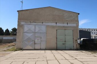 Nabízíme k pronájmu halu pro skladování materiálů - 250m2.