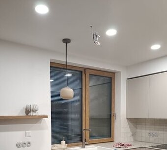 Nové závěsné svítidlo EGLO 900893 – elegantní design, 3 ks