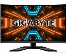 31.5" GIGABYTE G32QC LCD monitor, 2560 × 1440.