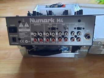 Mixazni pult Numark M4