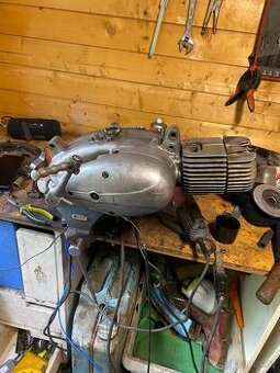 Motor Jawa 50-05