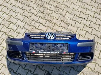 VW Golf V přední nárazník s ostřikovači modrá LD5Q