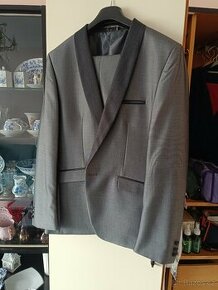 Elegantní pánský oblek z Maďarska