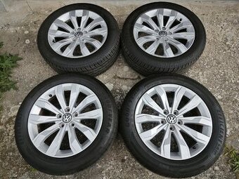 Alu VW 5/112 r17 + 215/55 r17 letní pneu Top stav