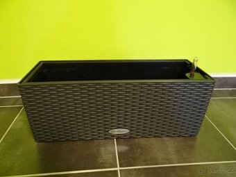Antracitový samozavlažovací truhlík Lechuza Balconera - 1