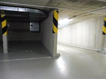 Parkovací stání poblíž Budějovické na Praze 4