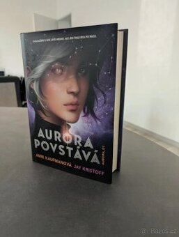 Kniha Aurora povstává