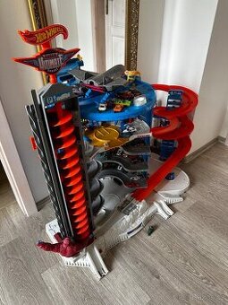 Hot wheels super ultimate garage