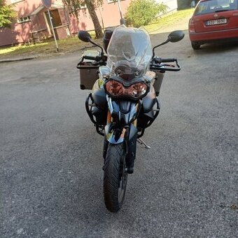 Triumph tiger 800