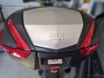 Kufr topcase givi v47