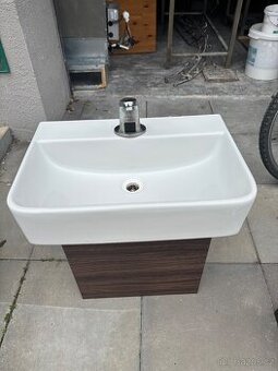 Prodám umyvadlo + baterie + skříň